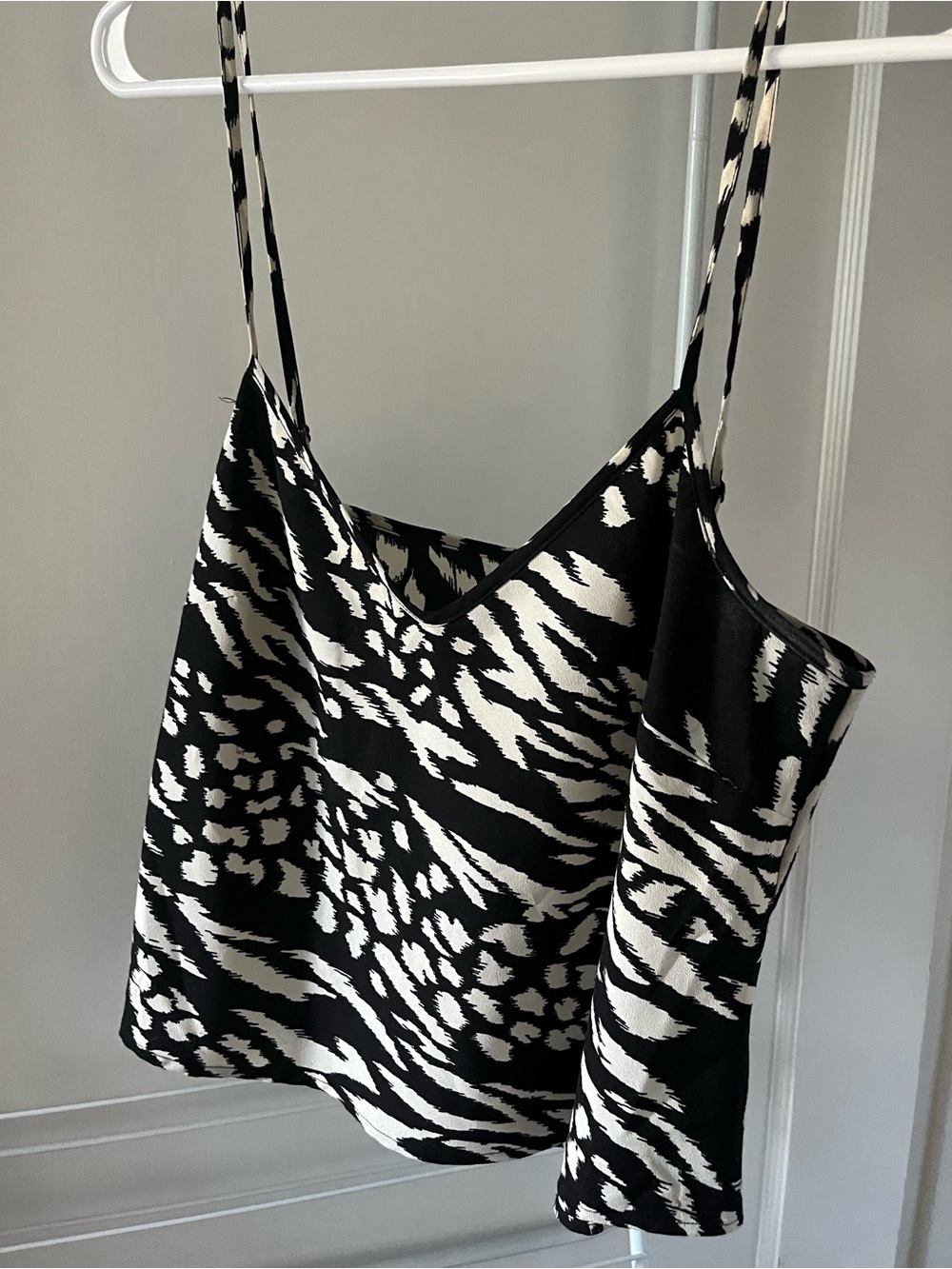 Silk Pipes and Shaw Blouse in Black and White - Picture 2 of 4
